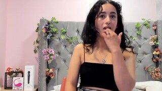 valerie-doll naked on cam for live porn video chat