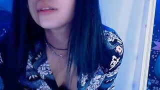 SiolaKun naked on cam for live porn video chat