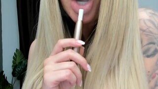koral-queen naked on cam for live porn video chat
