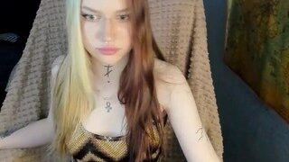 Maev naked on cam for live porn video chat