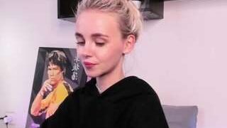 Flora-Alfy naked on cam for live porn video chat