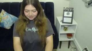 TaniaLinscott naked on cam for live porn video chat