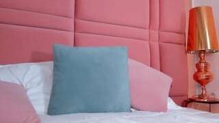 RebeccaLens naked on cam for live porn video chat