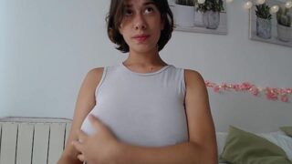 Enyeld_ruru naked stripping on cam for live sex video chat