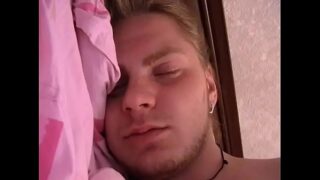 Luscious teen likes his dong