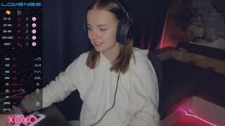 MilllkiWay naked stripping on cam for live sex video chat
