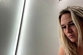 _Rapunzel_ naked stripping on cam for live sex video chat