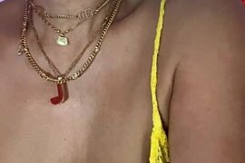 sweetieme naked stripping on cam for live sex video chat