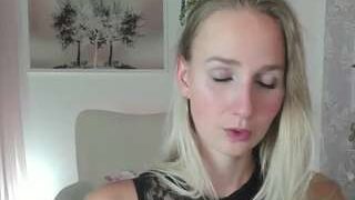 AmyRea18 naked on cam for live porn video chat