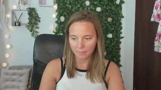 LexiAnne18 naked on cam for live porn video chat