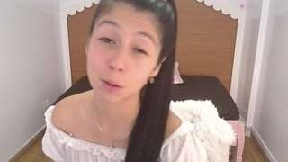 linda-thompson-t naked on cam for live porn video chat