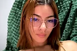 Your_Honeey naked stripping on cam for live sex video chat