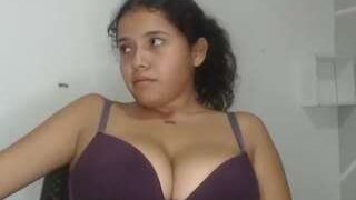 julyy-sexx naked on cam for live porn video chat