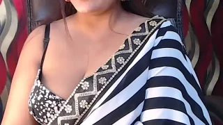 Sweetjamun1 naked stripping on cam for live sex video chat