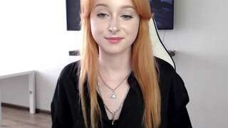 leisytaylor naked on cam for live porn video chat