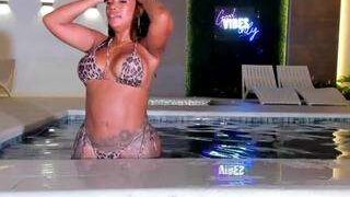 saamytits nude on cam for live porn chat