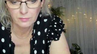 VanessaSoft nude on cam for live porn chat