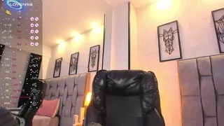 crystaal28 nude webcam for live sex chat