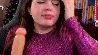 Emma-Grays nude on cam for live porn chat