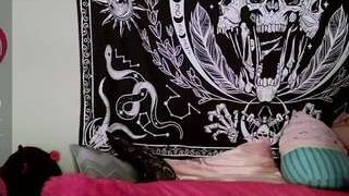 Oli Ivania nude on cam for live porn chat