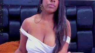 Kloee-ebony nude on cam for live porn chat