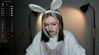 TeonaGoldi nude webcam for live sex chat