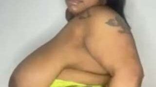 THEREALKISSES nude on cam for live porn chat
