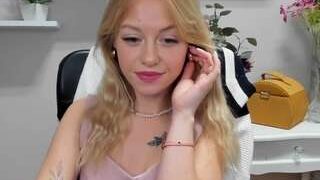CindyBeauty nude on cam for live porn chat