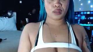xxxcinnnamon nude on cam for live porn chat