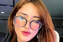 SweetJennaa nude webcam for live sex chat