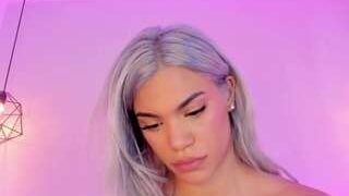 Shelynna, ? nude on cam for live porn chat