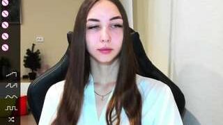 Sm0ly nude on cam for live porn chat