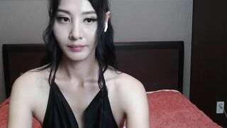 LunyTang nude on cam for live porn chat