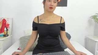 ValeriiaRoldan nude on cam for live porn chat