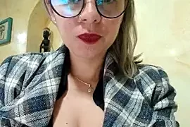 Cata_12 nude webcam for live sex chat