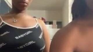 lighstskinmiaa nude on cam for live porn chat