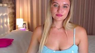 sweetyvicky nude on cam for live porn chat