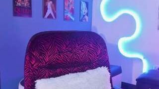 Val, ? nude on cam for live porn chat
