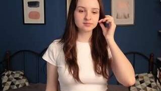Lisa-Ellis nude on cam for live porn chat