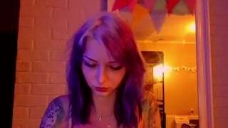 LoreLaye nude on cam for live porn chat