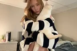little_redd nude webcam for live sex chat
