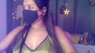 qucikanna nude on cam for live porn chat