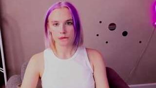 Carolin nude on cam for live porn chat
