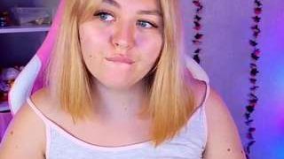 HornyCakee nude on cam for live porn chat
