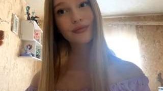 LinnieBingamon nude on cam for live porn chat