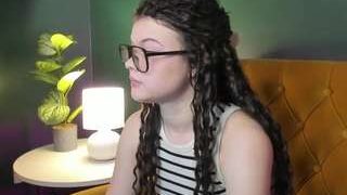 Suzane-Martin nude on cam for live porn chat