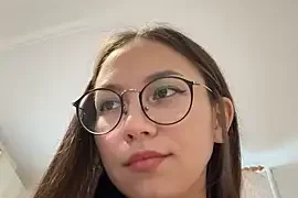 BlossomDreamer nude webcam for live sex chat