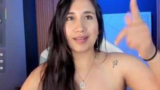 LauRoberts nude on cam for live porn chat