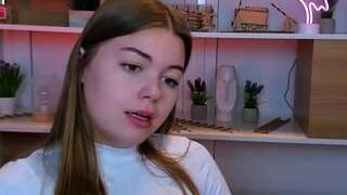 kira-vee nude on cam for live porn chat