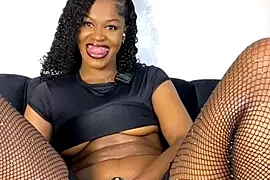 Thick_Lucia nude webcam for live sex chat